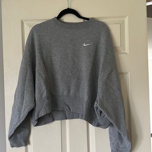 Medium Nike sweatshirt